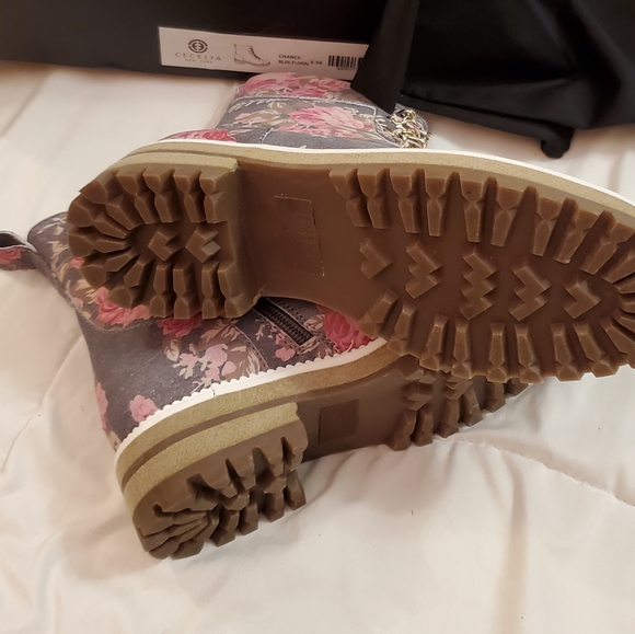 Anthropologie Cecelia New York Chance Hiking Boots - floral - Picture 13 of 16